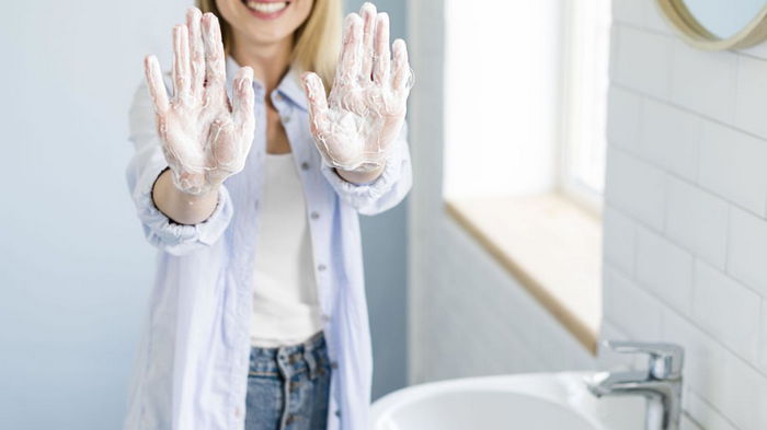 Săpun antibacterian și obișnuit: care săpun este mai bun pentru spălarea mâinilor în timpul sezonului de virus și gripă
